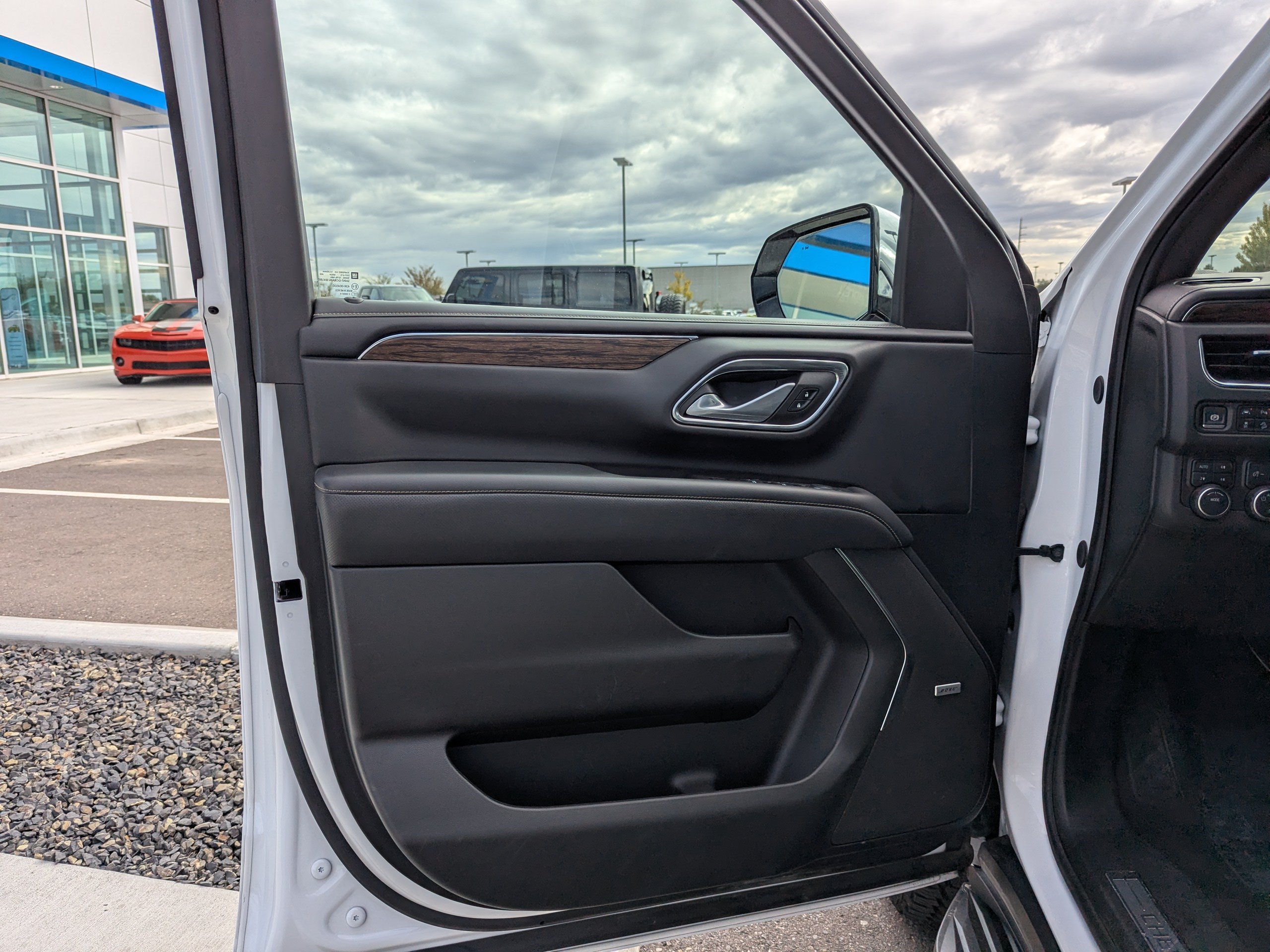 2024 Chevrolet Suburban Premier - Photo 10