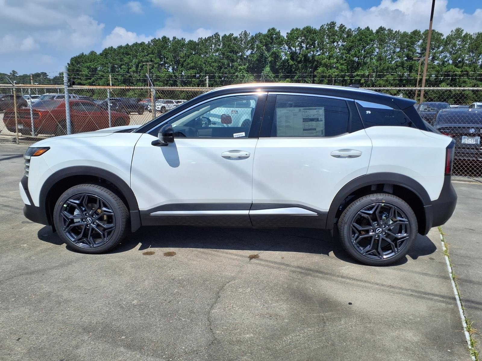 New 2026 Aspen White TriCoat / Super Black Two-tone Nissan SR image 8
