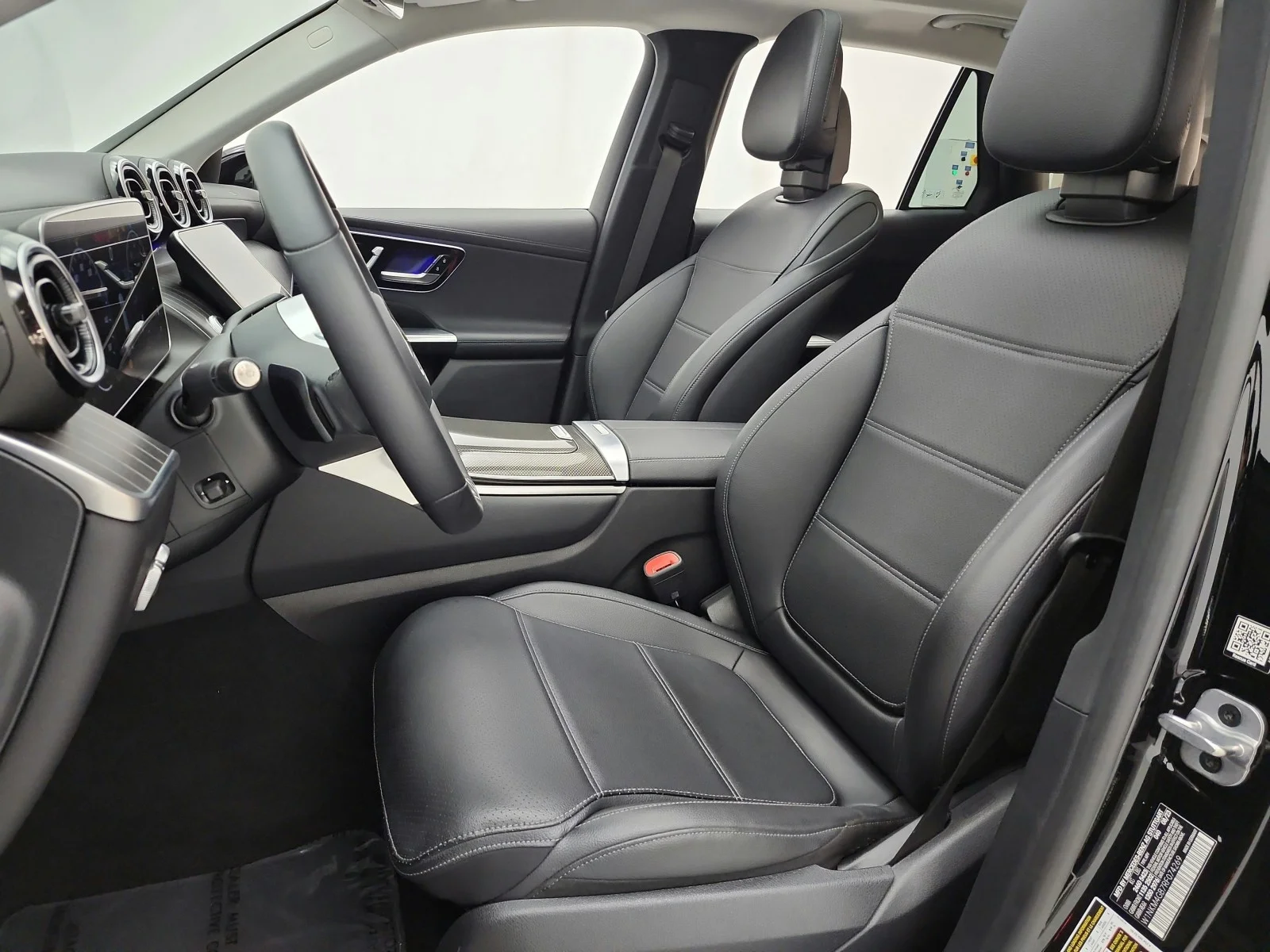 Used 2024 Black Mercedes-Benz GLC 300 SUV image 13