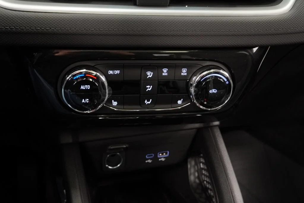 New 2026 Mosaic Black Metallic Chevrolet LT image 18