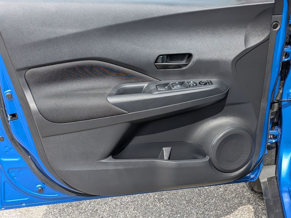 Used 2025 Blue Nissan S image 18