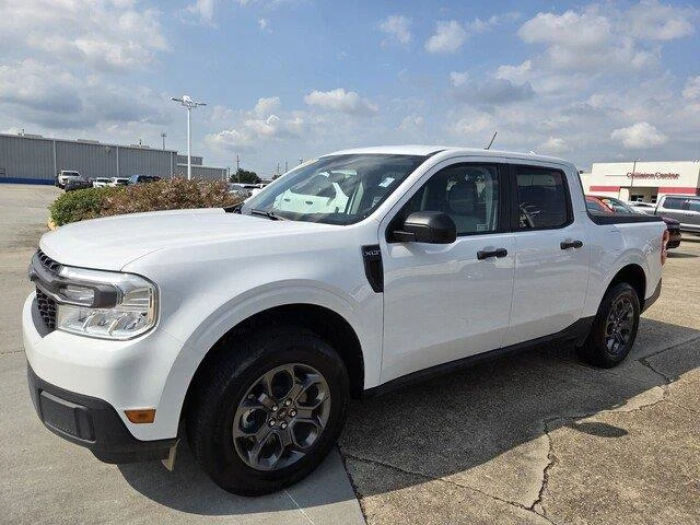 Used 2024 Oxford White Ford XLT image 9