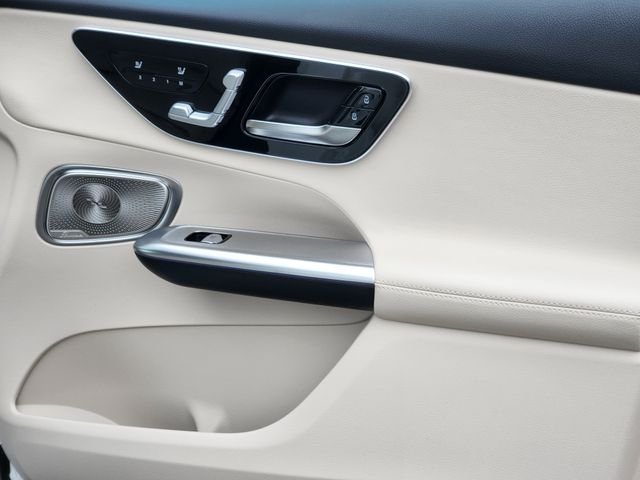 New 2026 Polar White Mercedes-Benz GLC 300 image 16