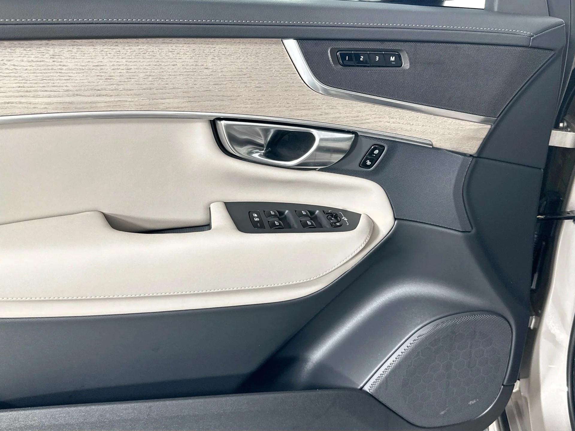 2026 Volvo XC90 Core - Photo 17