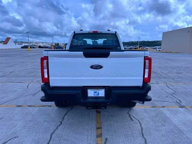 New 2025 OXFORD WHITE Ford XL Crew Cab w/6.75