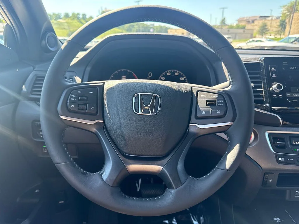 New 2026 White Honda RTL image 14