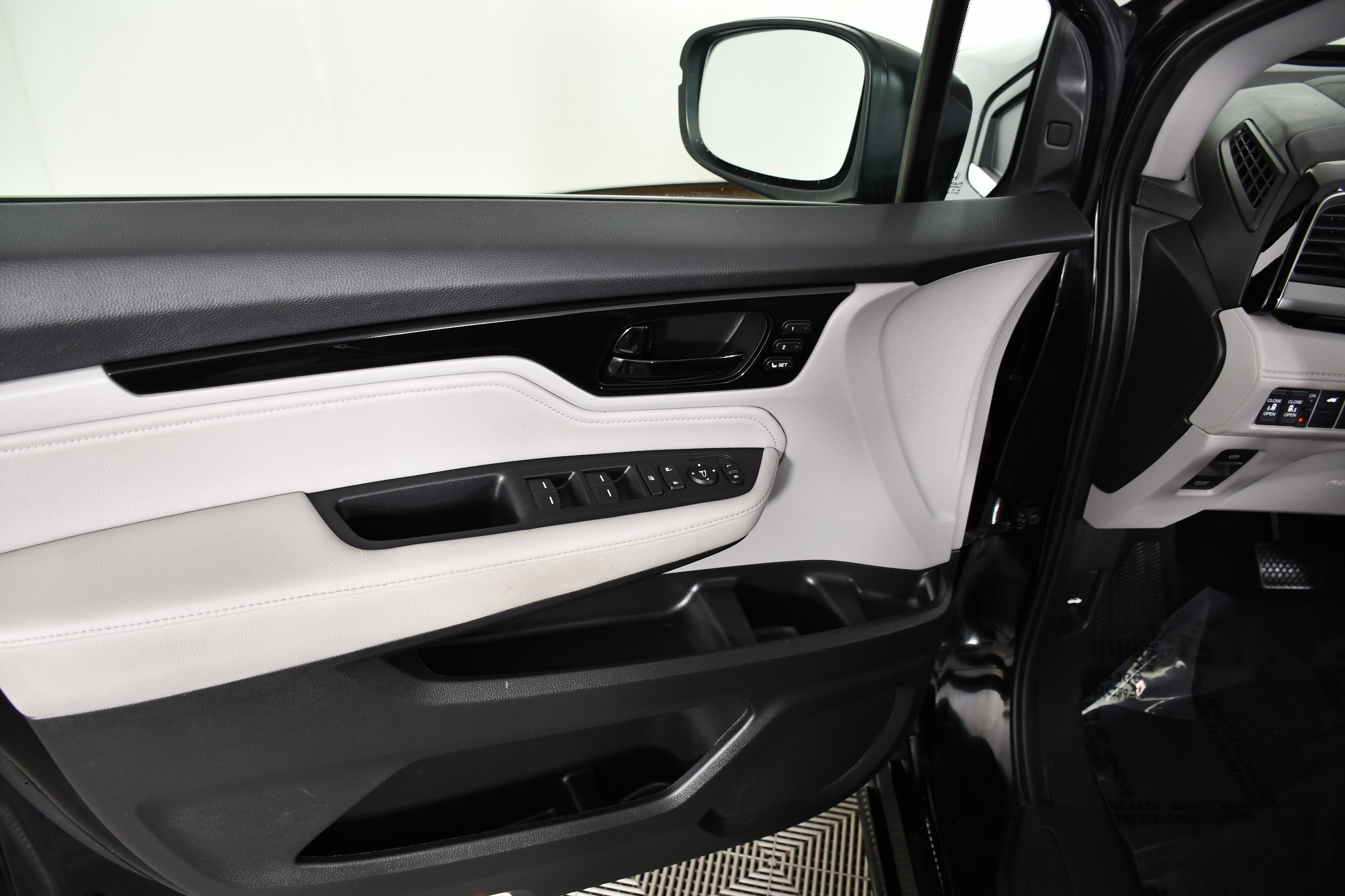 Used 2022 Black Honda Touring image 37