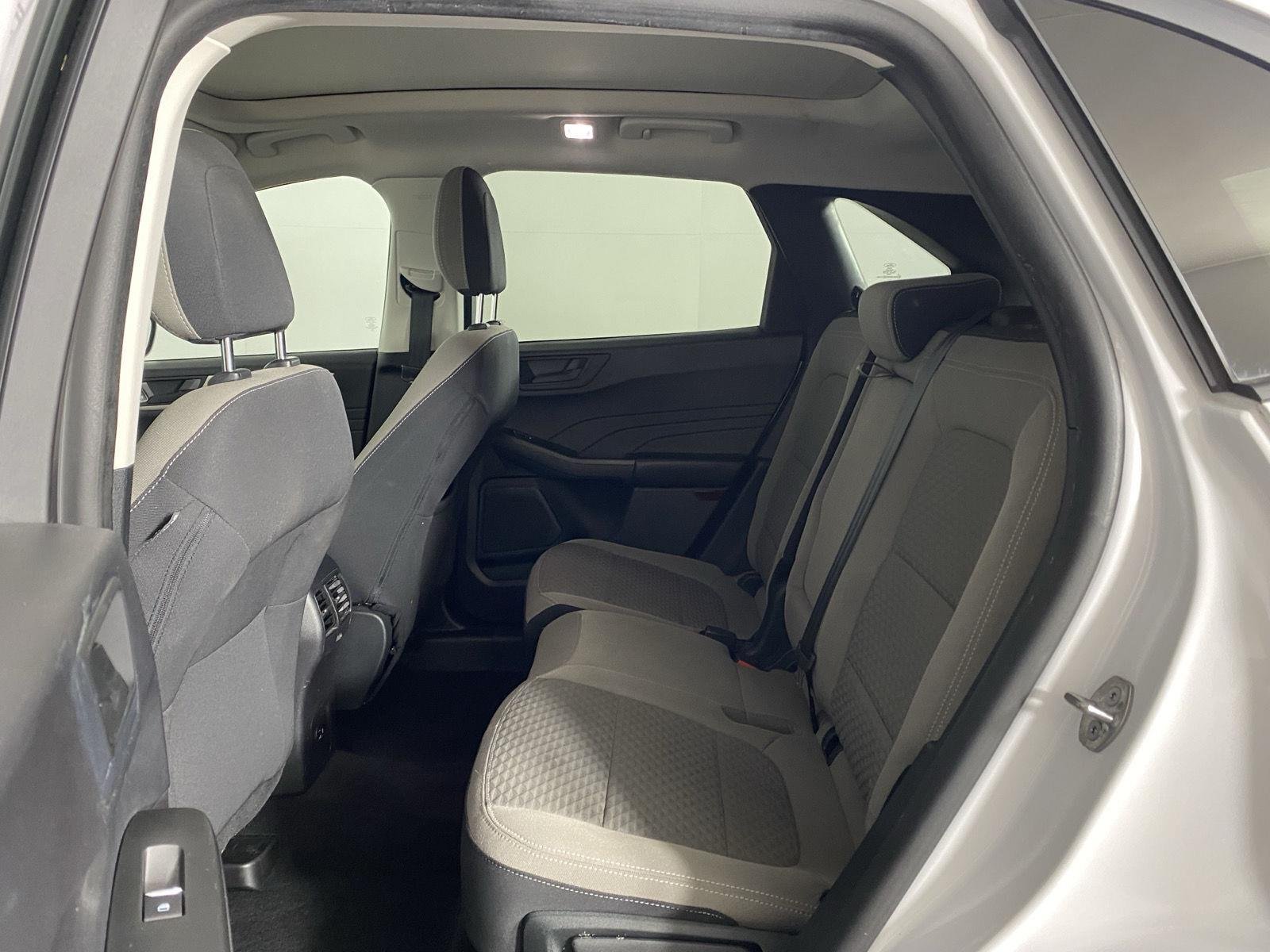 Used 2022 Oxford White Ford SE Hybrid image 27
