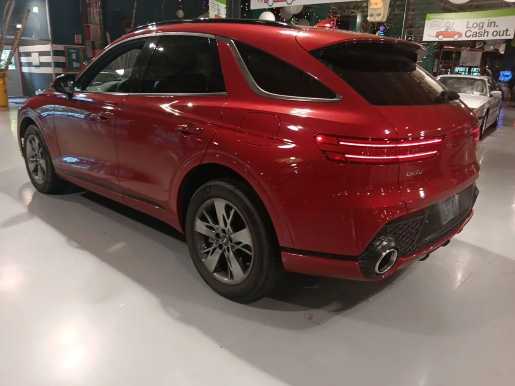 Used 2022 Red Genesis 3.5T Sport image 11