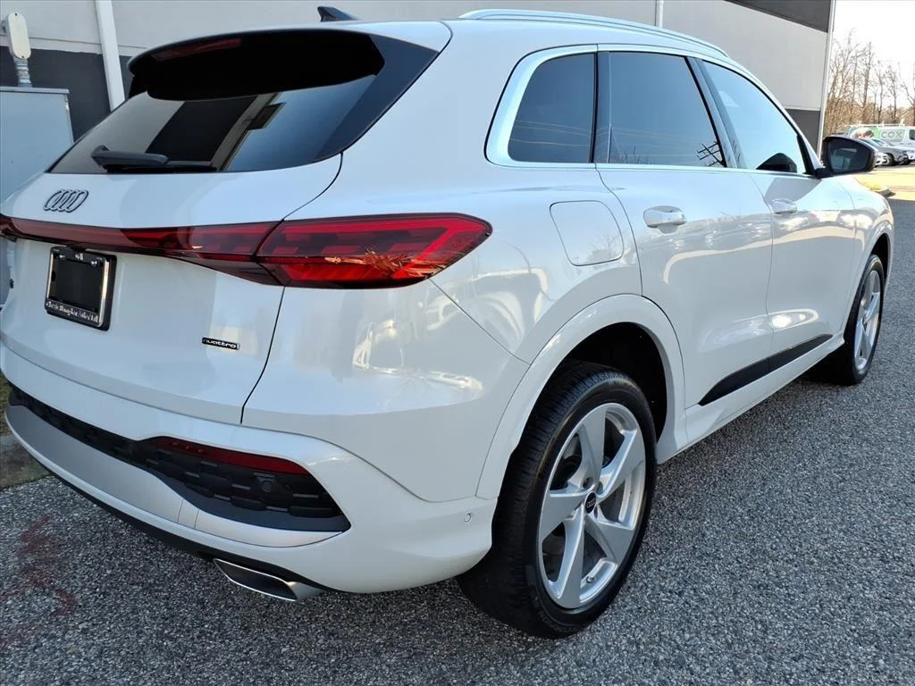 New 2025 Glacier White Metallic Audi Premium Plus image 6