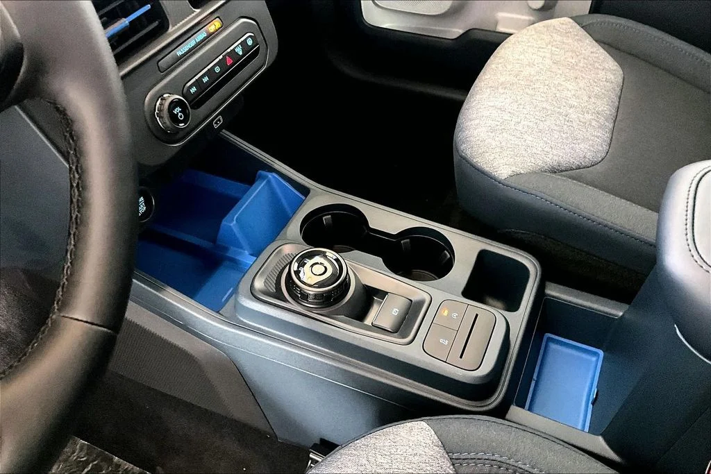 New 2026 Oxford White Ford XLT image 8