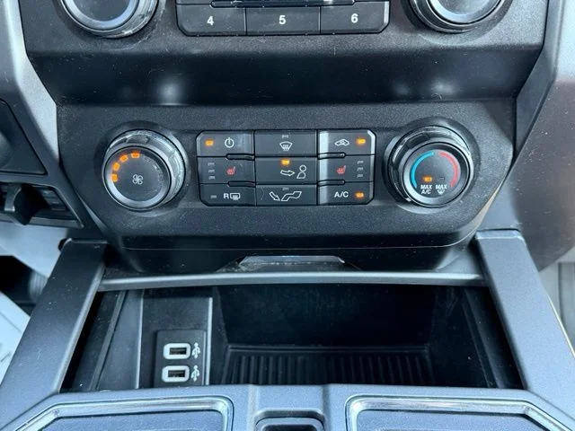 Used 2020 Velocity Blue Metallic Ford XLT image 27