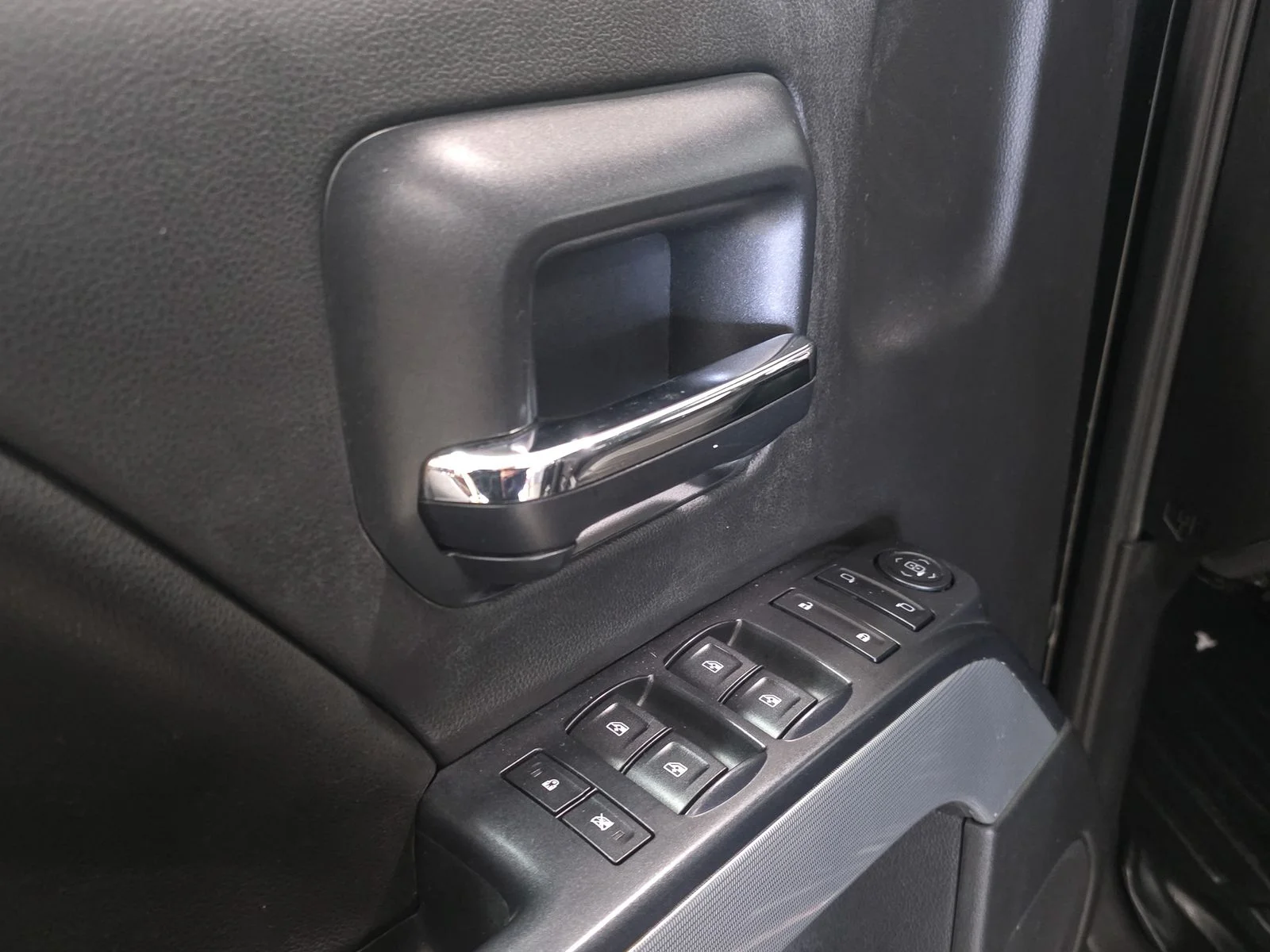 Used 2014 Black Chevrolet LT image 19