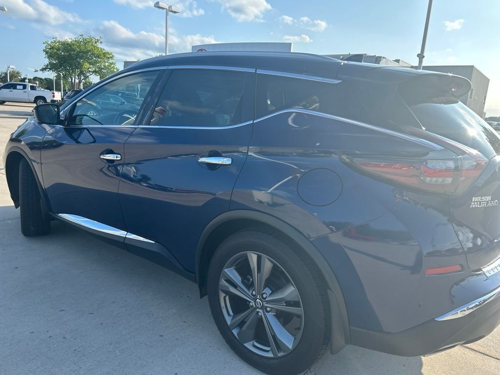 Used 2019 Blue Nissan Platinum image 5