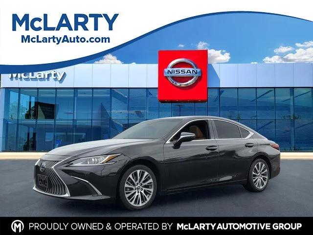 2021 Lexus ES 300h 300h's photo
