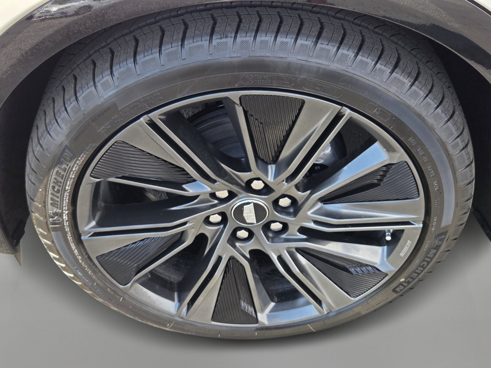 2027 Cadillac LYRIQ Signature Sport - Photo 9