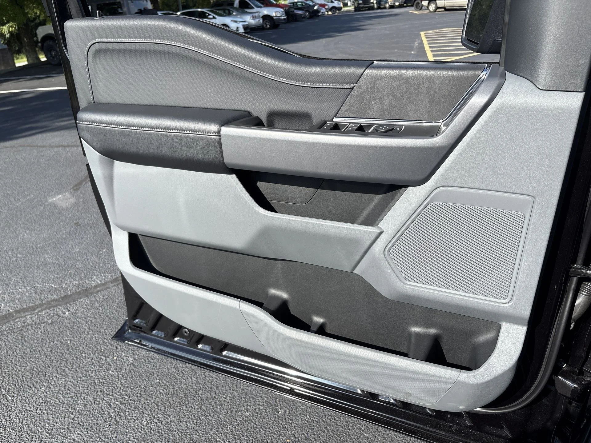 New 2026 Agate Black Metallic Ford XLT image 12