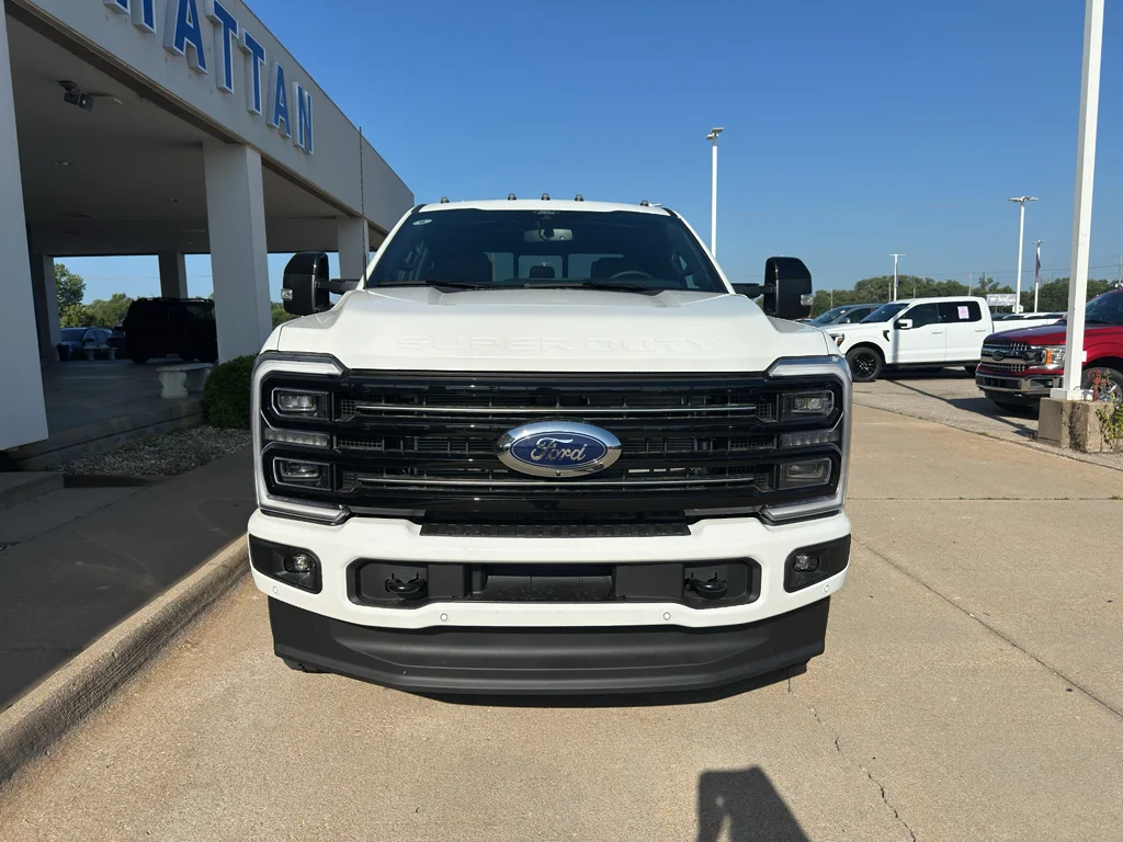 New 2026 Star White Ford Platinum image 12