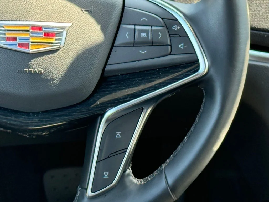 Used 2025 White Cadillac Premium Luxury image 26