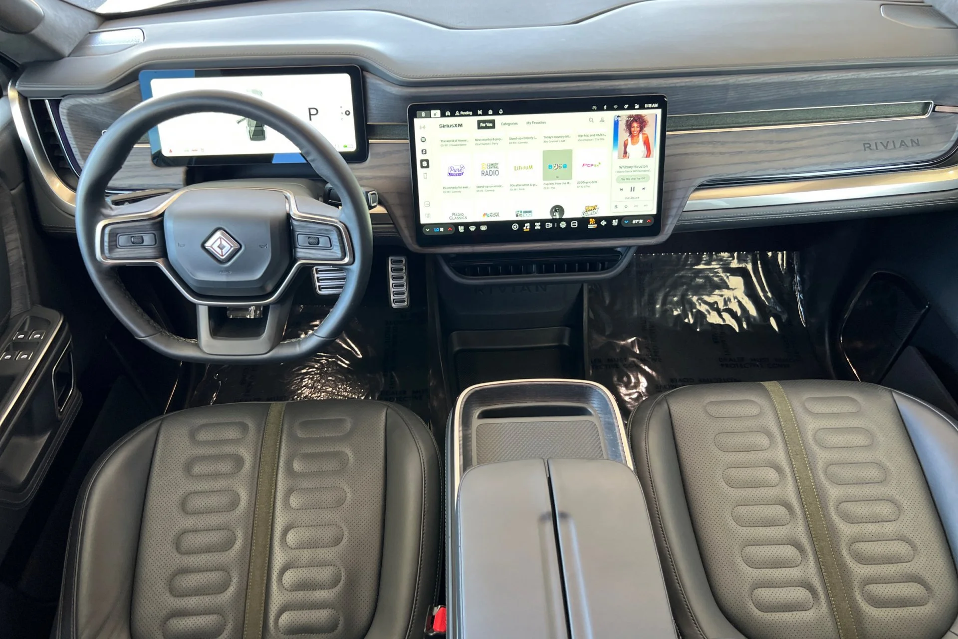 Used 2023 LA Silver Rivian Adventure image 3