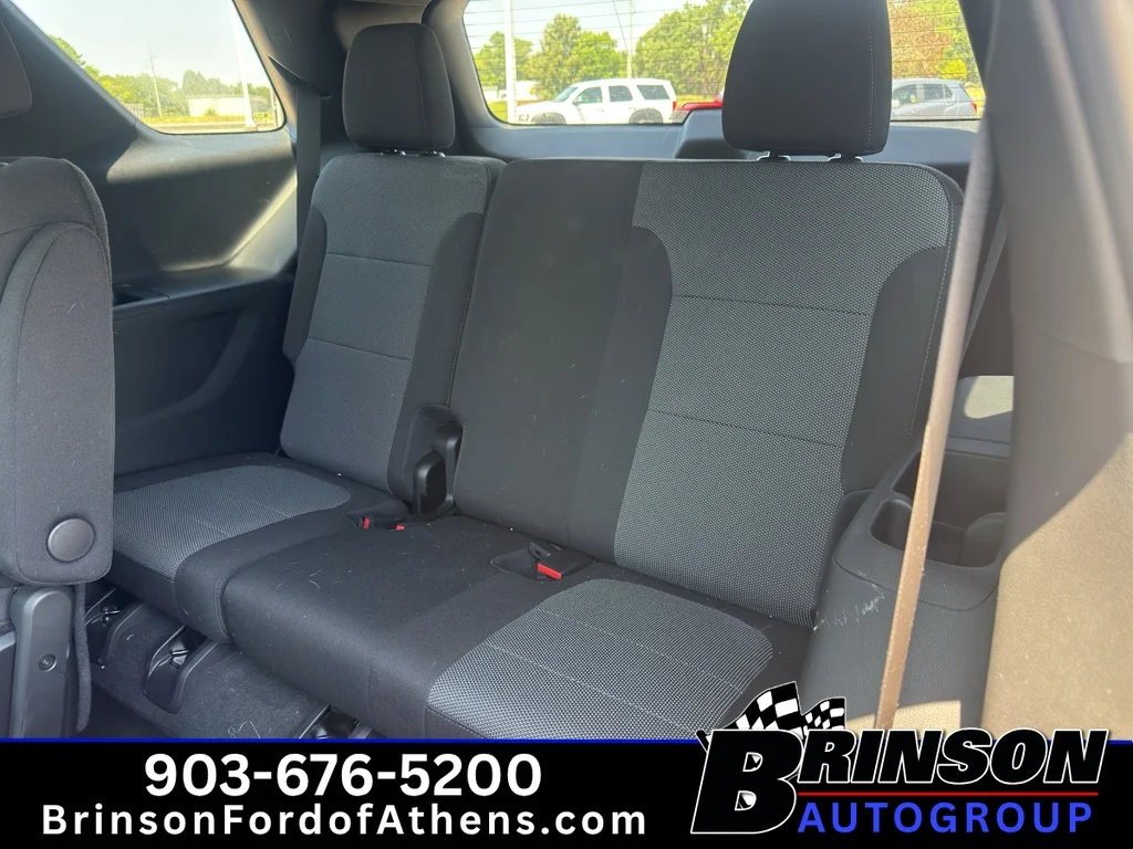 Used 2022 Silver Sage Metallic Chevrolet LT Cloth image 12