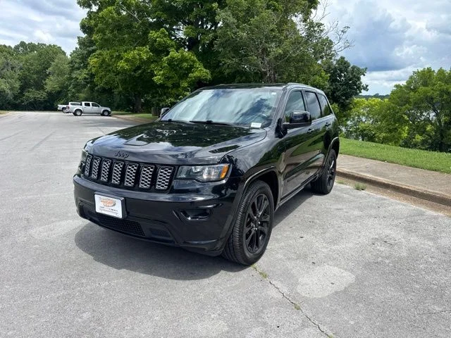 Used 2018 Black Jeep Altitude image 3