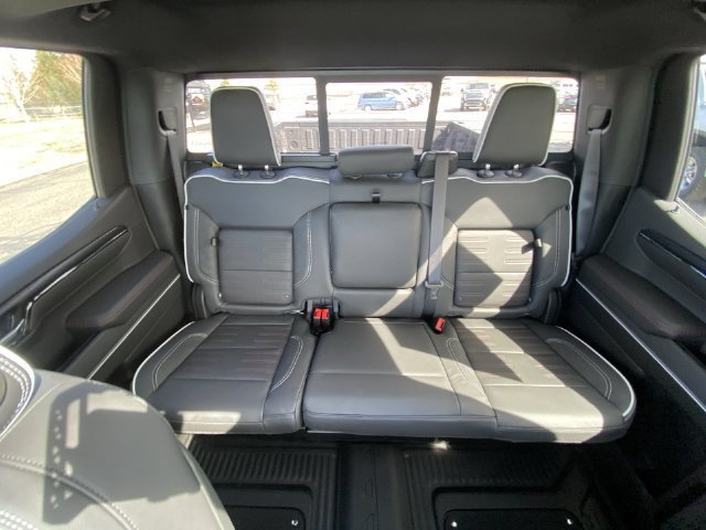 2026 GMC Sierra 1500 AT4X - Photo 23