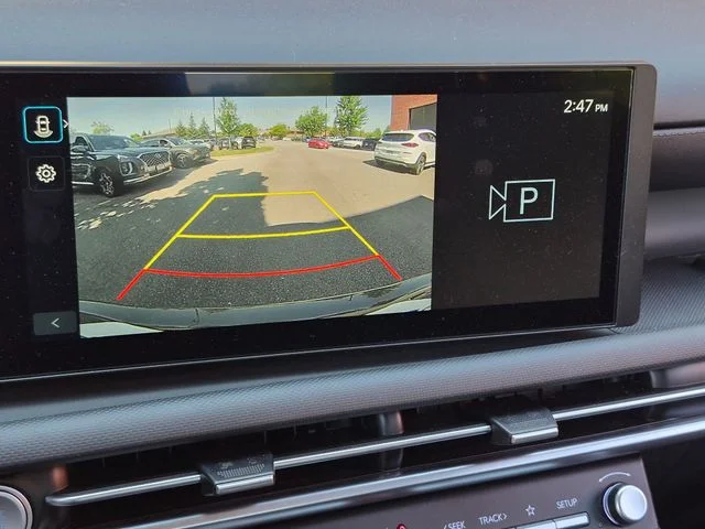 Used 2025 Green Hyundai SE image 18