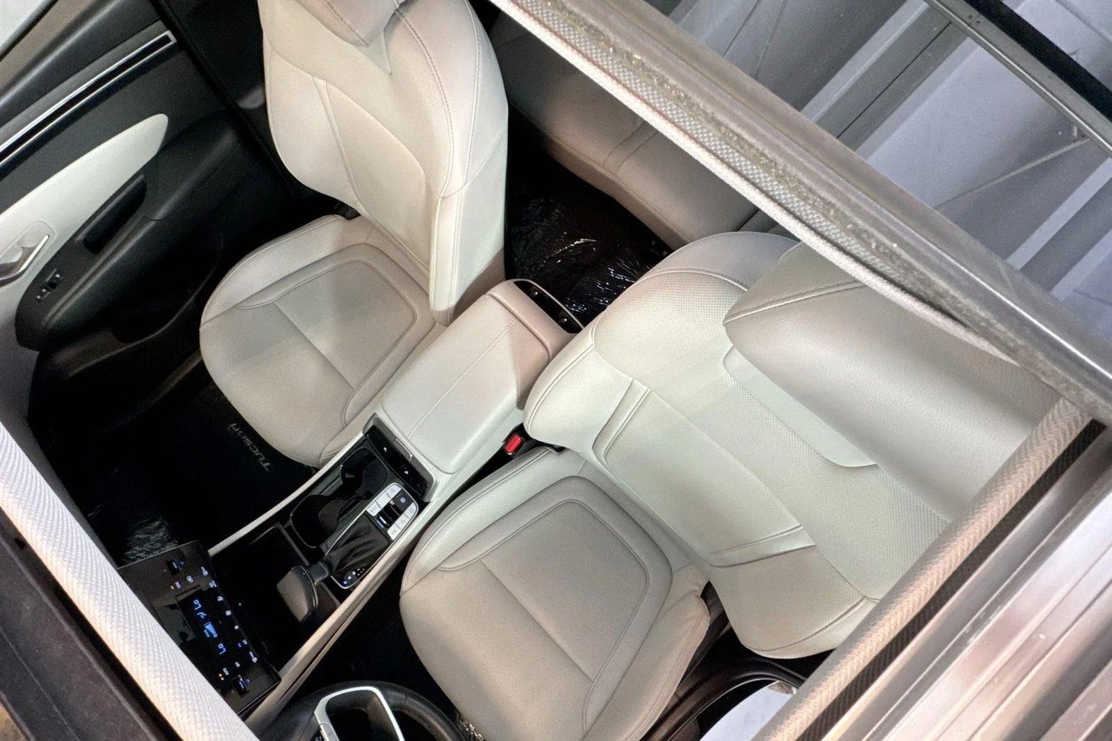 Used 2023 Phantom Black Hyundai SEL image 18