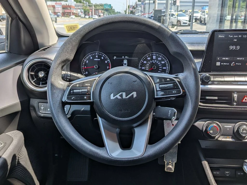 Used 2023 Black Kia LXS image 13