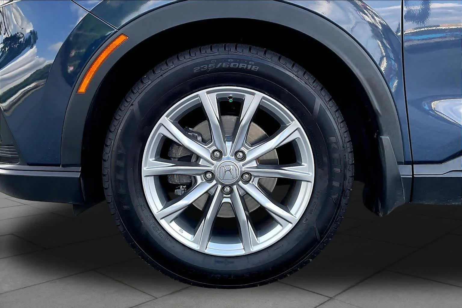 Used 2024 Canyon River Blue Metallic Honda EX image 21