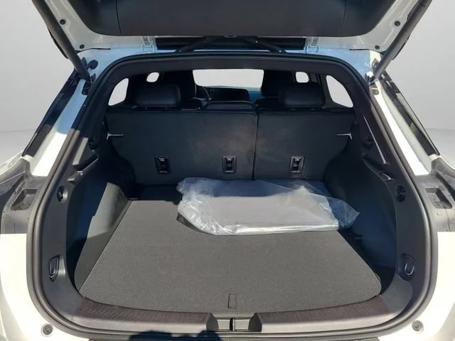 New 2026 Summit White Chevrolet LT image 31