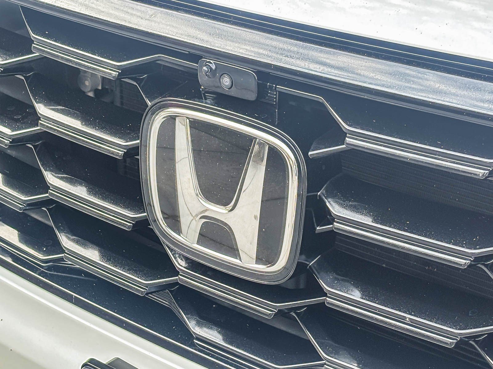 Used 2024 Platinum White Pearl Honda TrailSport image 9