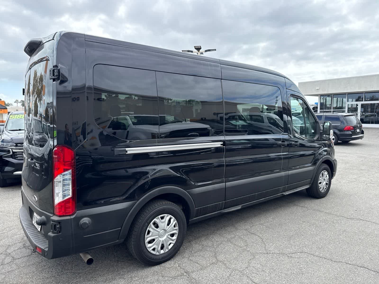 Used 2024 Agate Black Metallic Ford XLT image 9