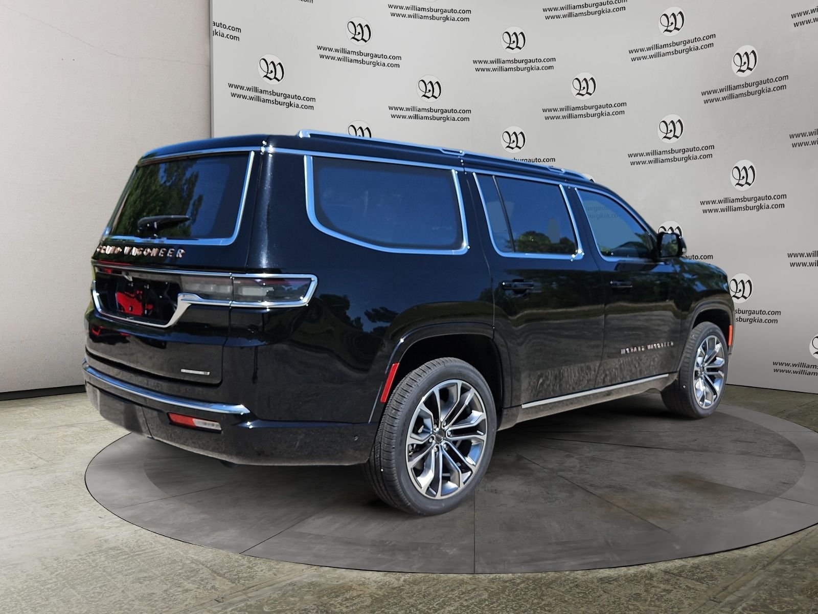 Used 2024 Black Jeep Series III image 5