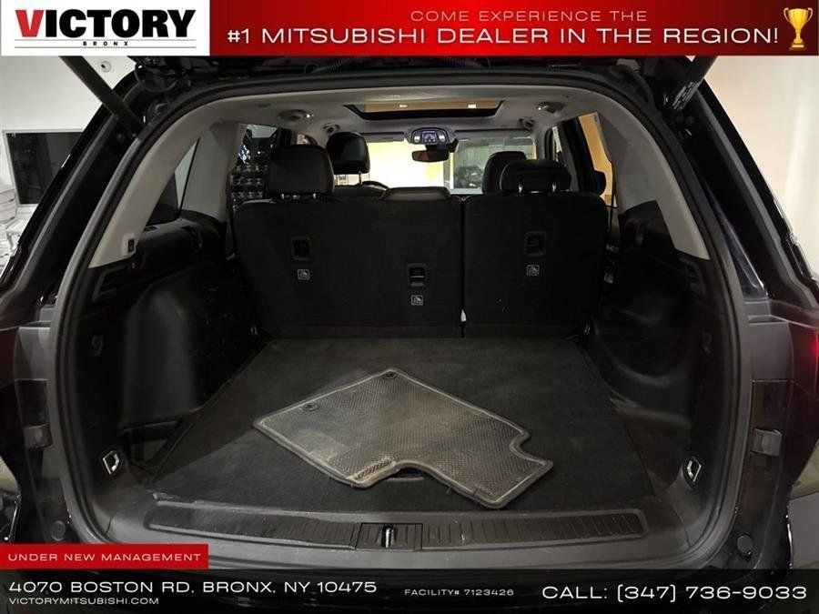 Used 2023 Black Jeep Limited image 28