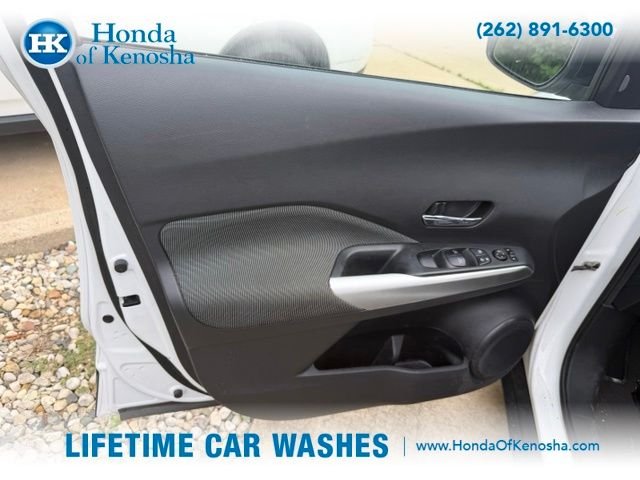 Used 2020 Aspen White Nissan SV image 6