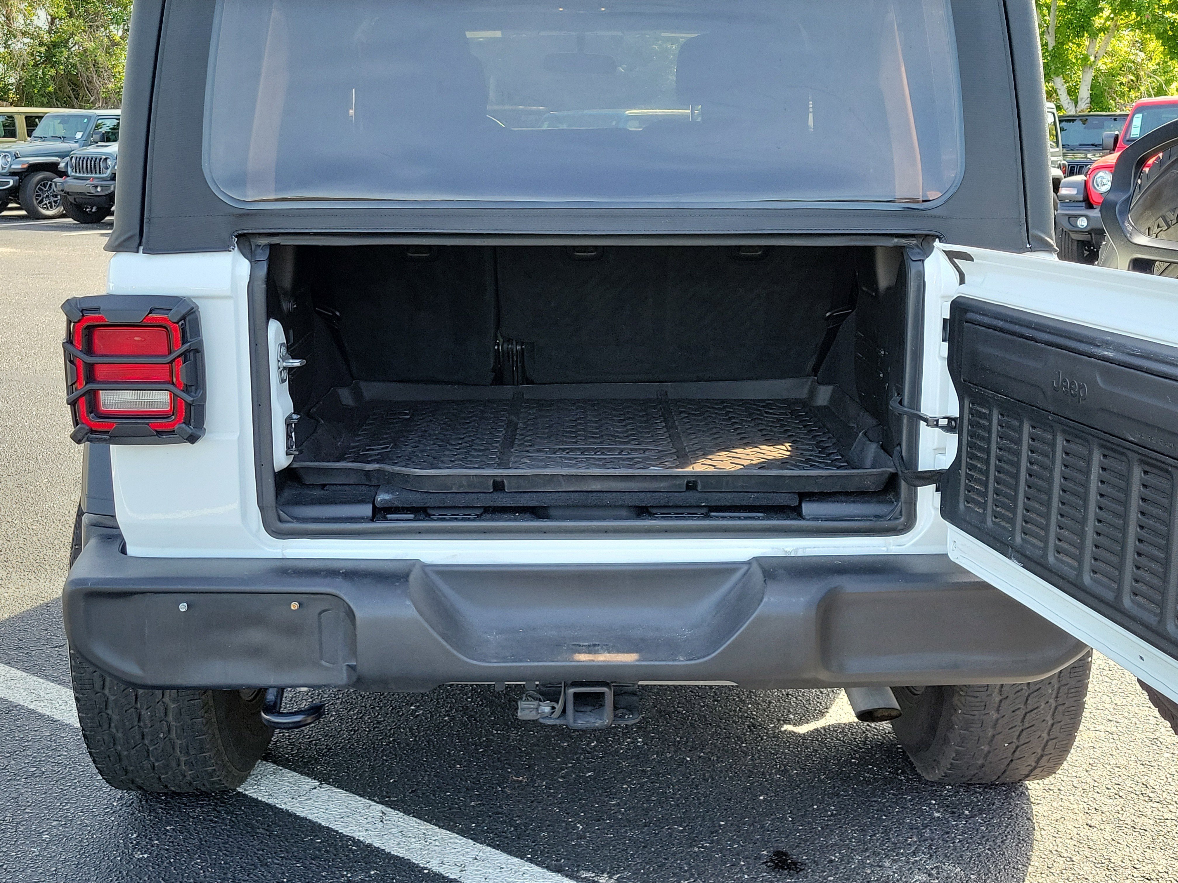 Used 2019 Bright White Clearcoat Jeep Unlimited Sport S image 11