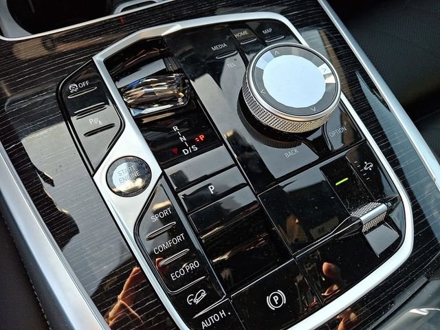 Used 2026 Skyscraper Grey Metallic BMW xDrive40i image 13