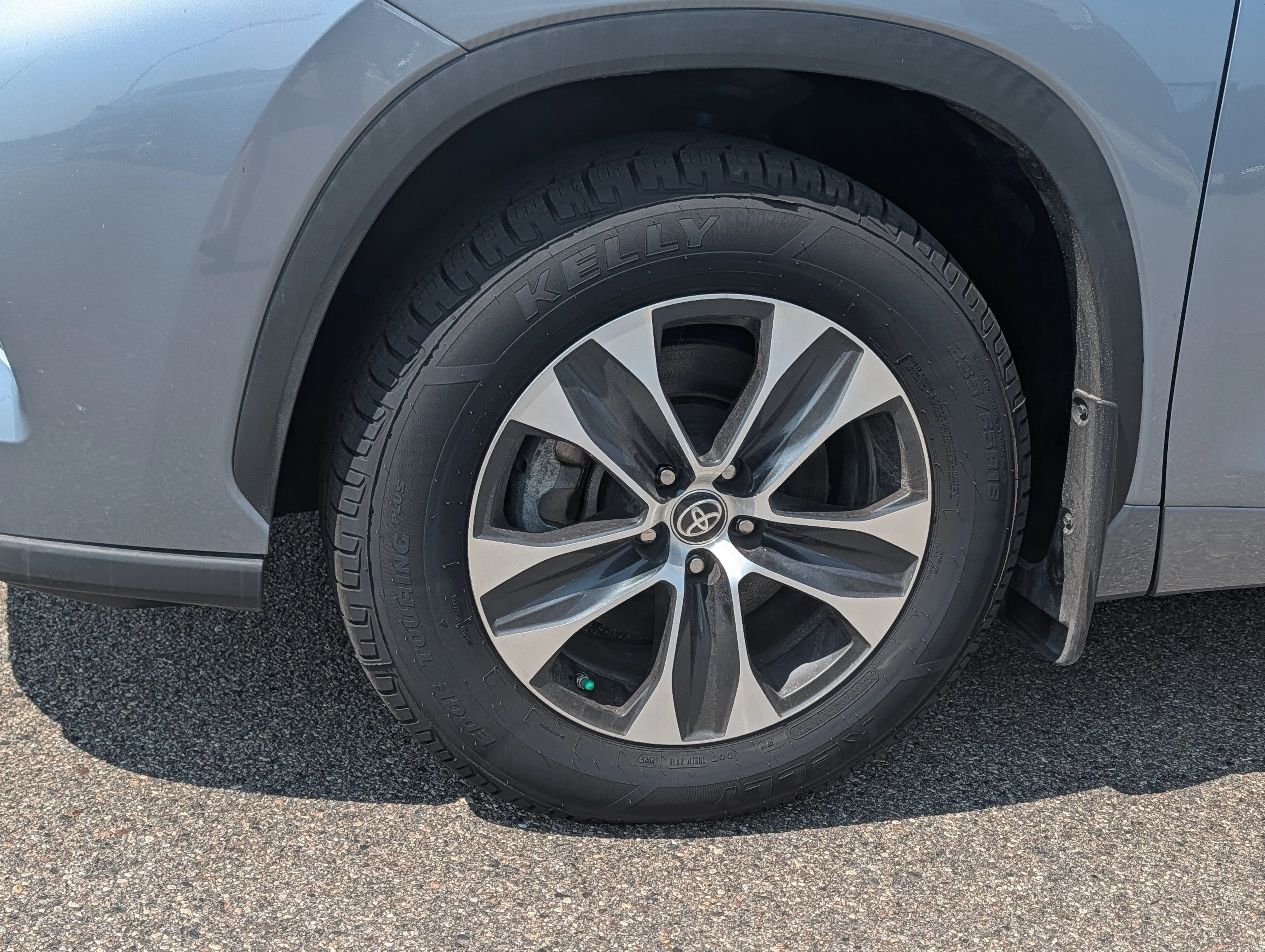 Used 2024 Moon Dust Toyota XLE image 5