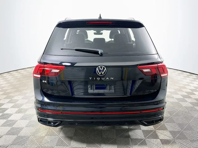 Used 2022 Black Volkswagen 2.0T SE R-Line Black image 4