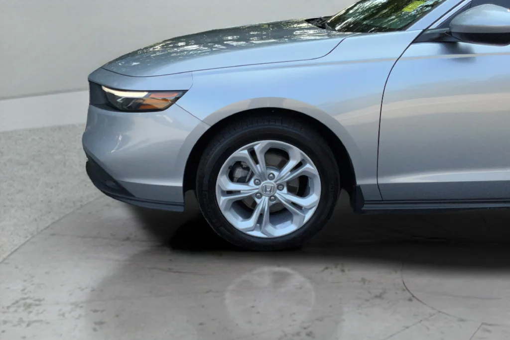2025 Honda Accord LX - Photo 31