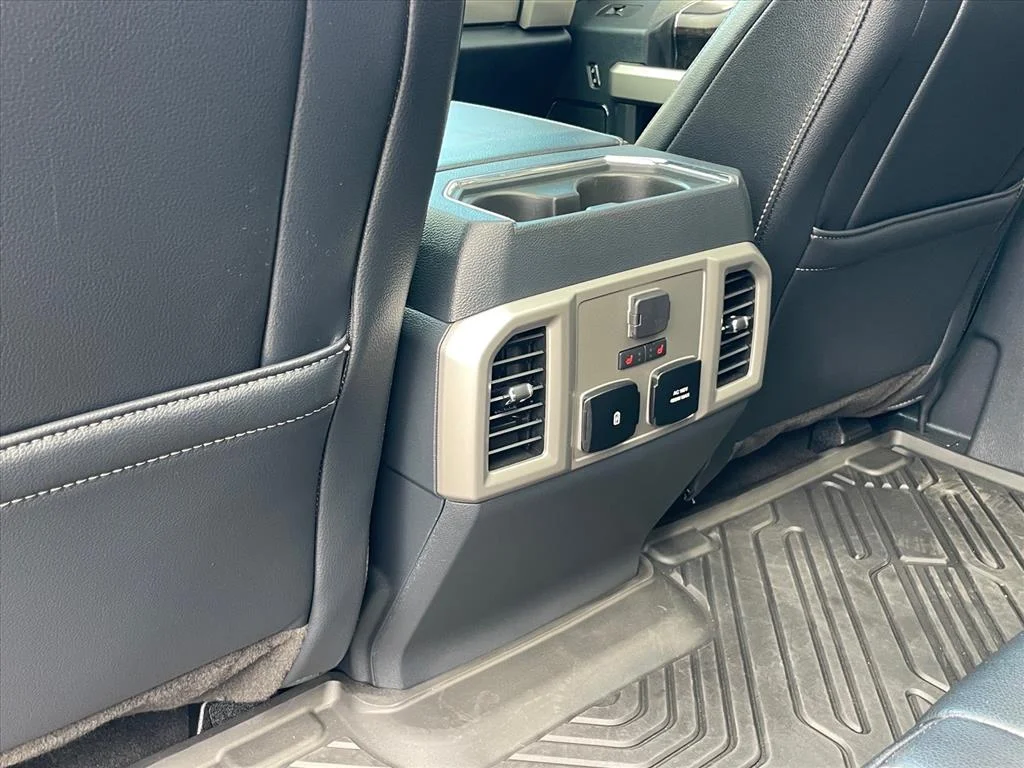 Used 2022 Star White Metallic Tri-Coat Ford LARIAT image 27