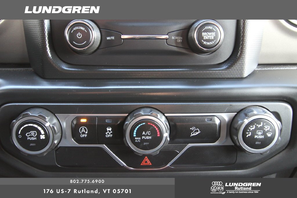 Used 2018 White Jeep Unlimited Sport S image 17