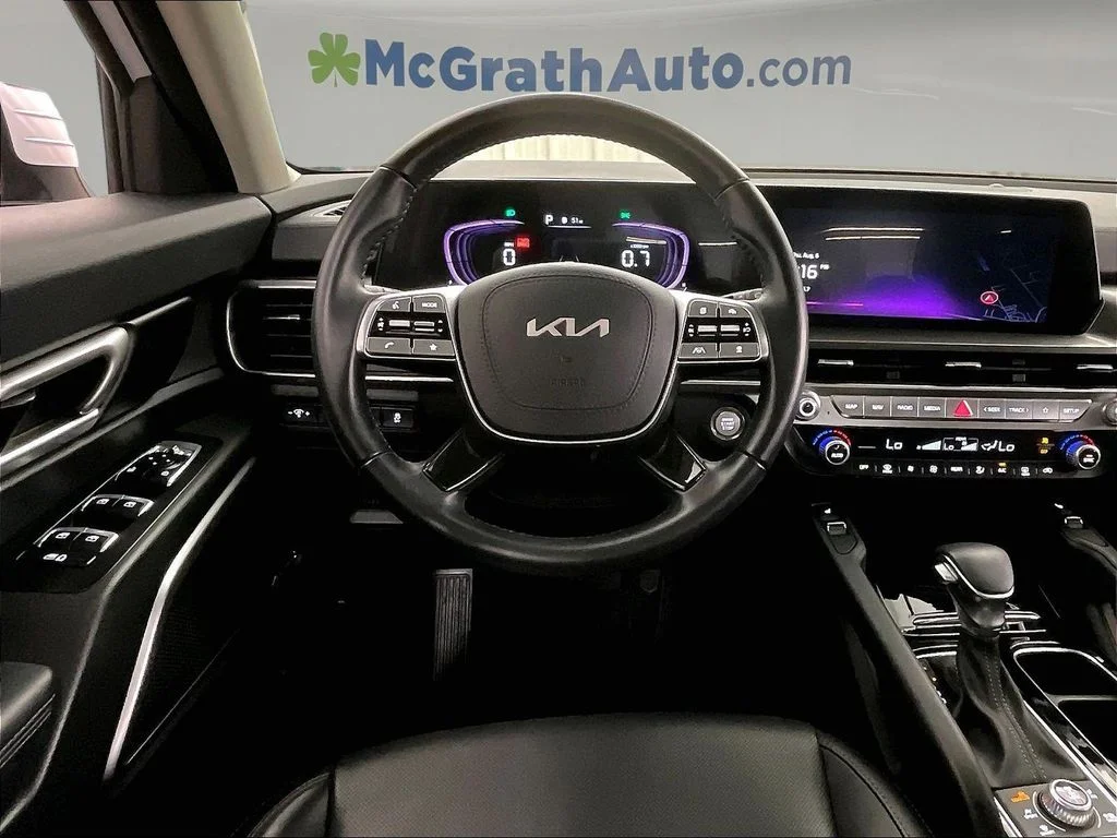 Used 2025 White Kia S image 7