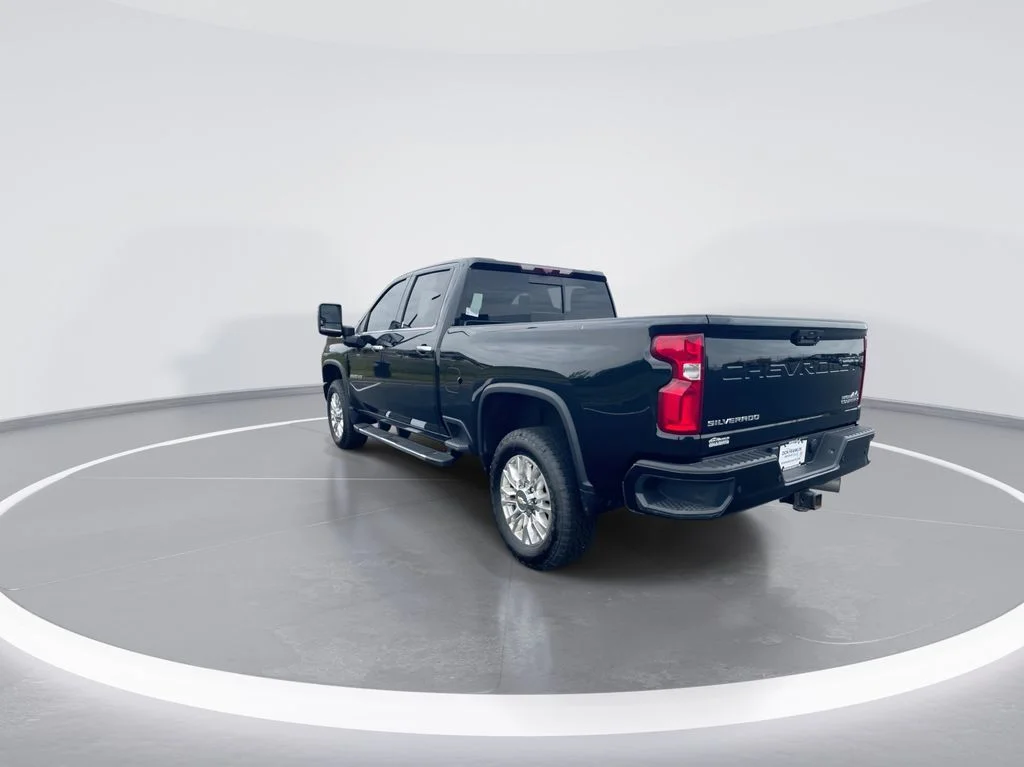 Used 2023 Black Chevrolet High Country image 6