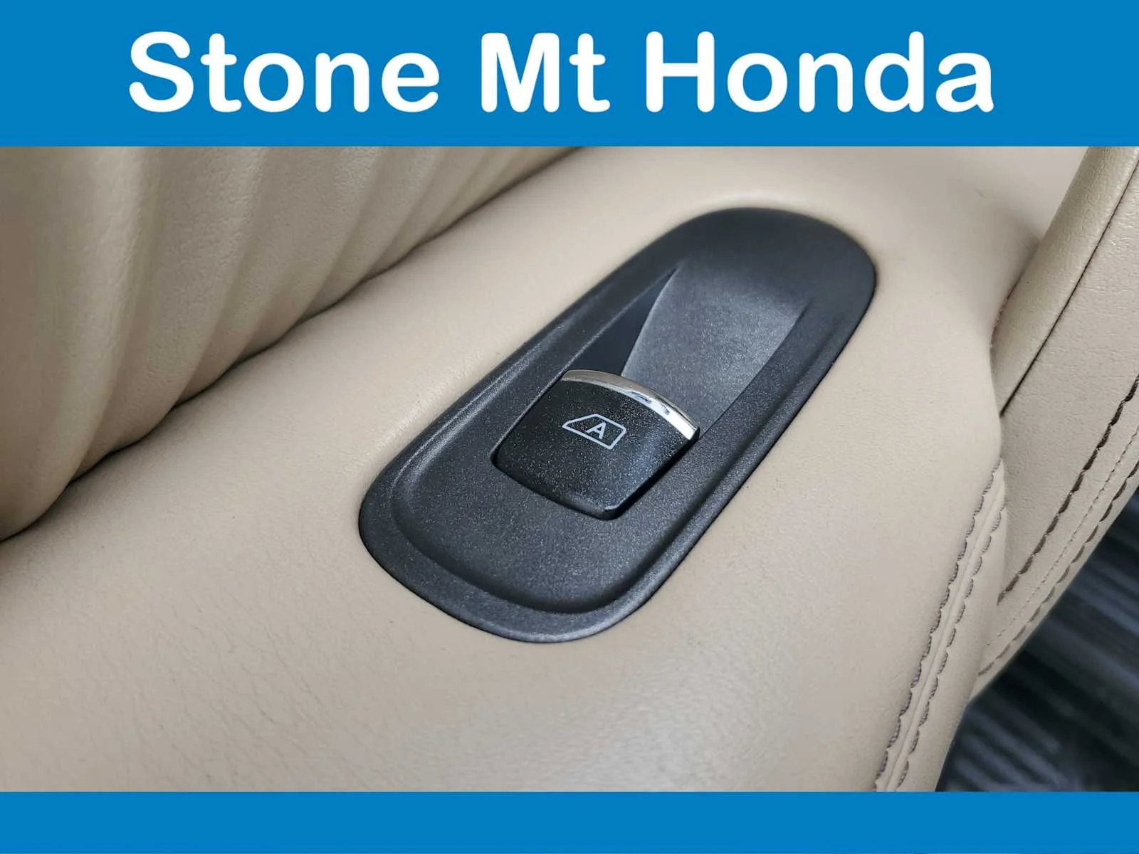 Used 2021 Super Black Nissan SL image 16