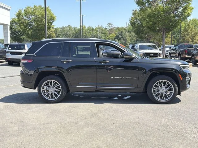 Used 2022 Black Jeep Summit image 13