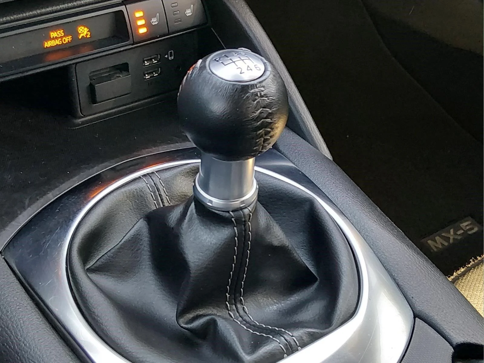 Used 2022 Jet Black Mica Mazda Grand Touring image 26