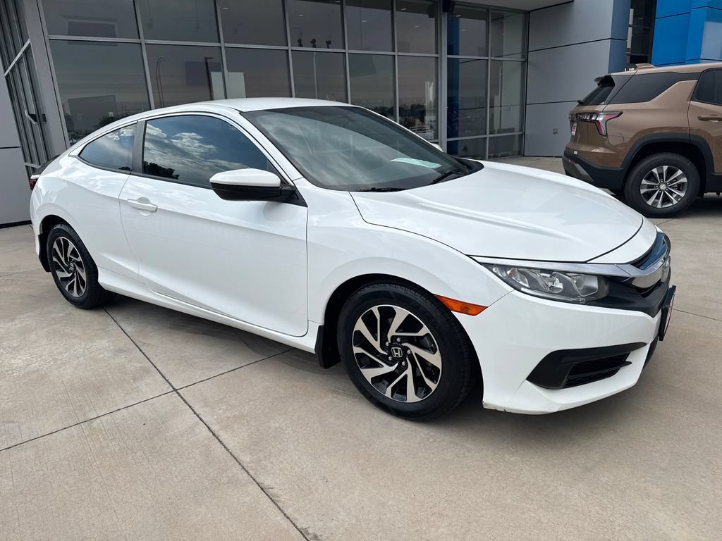 Used 2017  Honda LX image 7